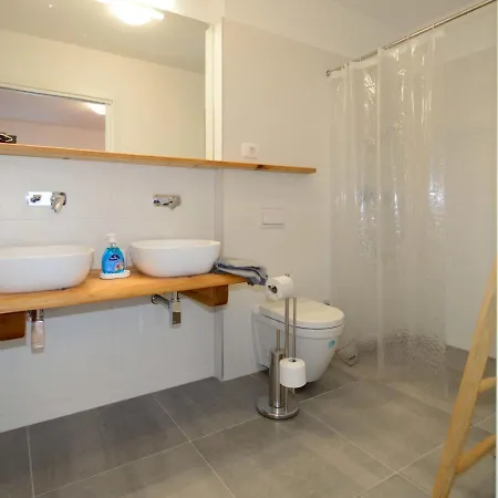 Apartman Viva-by The Sea-garden & Terraces By Interhome *