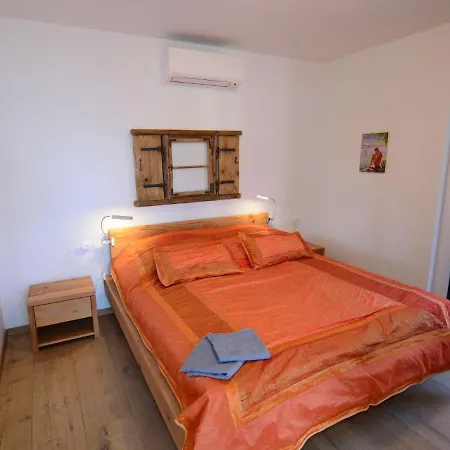 Apartman Viva-by The Sea-garden & Terraces By Interhome *